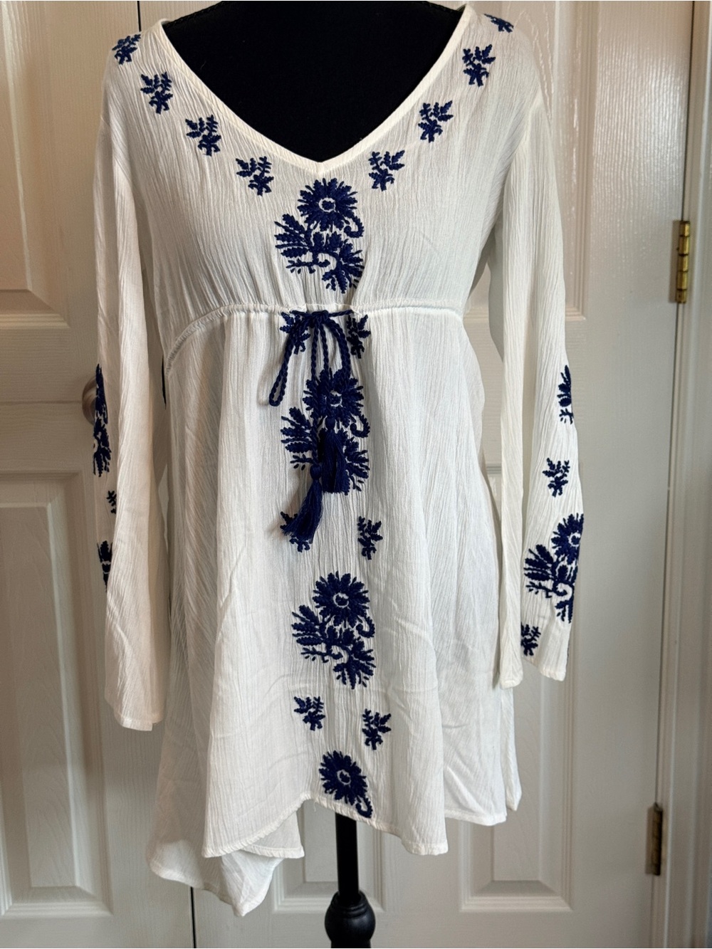 NWT Millau White Navy Blue Embroidered Boho Tunic Mini Dress Small